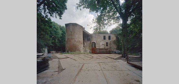 Voorbereiding op de restauratie van kasteel Nederhemert, 2001