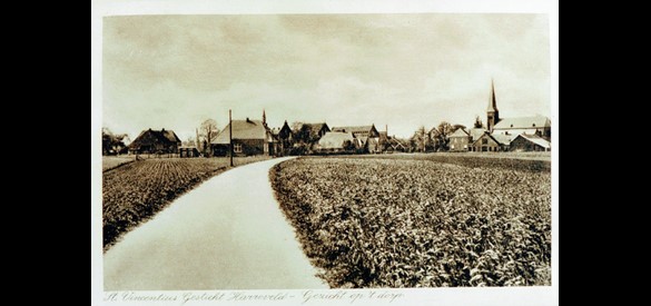 Gezicht op Harreveld, kerkstraat 1928