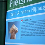 Informatiebord over de Romeinse Limes op de Herwensedijk te Herwen © Wouter Hinrichs, CC BY-SA