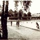 Het ENKA-zwembad in 1966 © A. Nijhof, collectie Historisch Museum Ede, eigendom van Vereniging Oud Ede