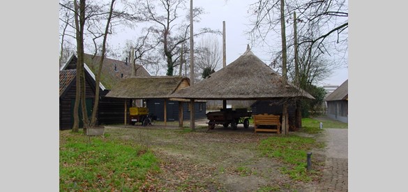 Tweeroedige en vierroedige hooiberg bij de Mariahoeve in Putten (2007)