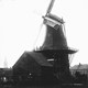 De Oostermolen vóór de brand van 1920. Foto (op glaspositief) gemaakt door Gerard Hana (1877-1958), vennoot van G.F. Callenbach (Uitgeverij-Binderij) en amateurfotograaf. © Gerard Hana (Collectie Museum Nijkerk)