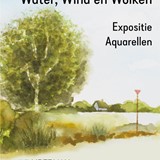 Marianne Voeten voert in de tentoonstelling ‘Water, Wind en Wolken’ de bezoekers mee langs de IJssel en door landschappen.