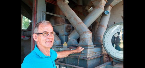 Henk Boeijink in de maalderij