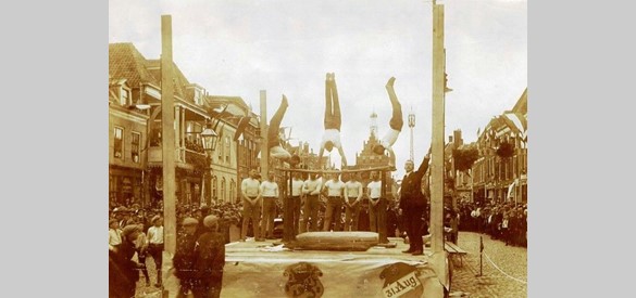 Tijdens Koninginnedag 1909 werden demonstraties gegeven op de markt