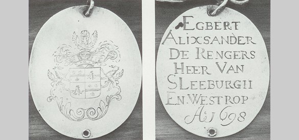 Op het schutterszilver van het Sint-Antoniusgilde uit Overasselt is in 1698 wordt Egbert Alexander de Rengers als heer van Sleeburg vermeld door zijn huwelijk met Sophia van der Moelen.