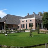 Boerderij Den Hoek te Gameren is gebouwd op een terp © Eduard van Iersel, cc-by-sa