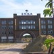 "Enka poortgebouw" © door ArjanH - Eigen werk. Licensed under CC BY-SA 3.0 nl via Wikimedia Commons.