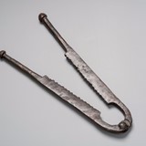 IJzeren tang gebruikt door de Bataven, waarschijnlijk een hulpmiddel van de veearts. © Museum het Valkhof