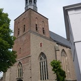 Oude Calixtuskerk, laat-gotisch met 19e eeuwse houten toren (06-05-2011) © Jane 023 op wikimedia commons cc-by-sa