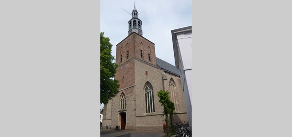 Oude Calixtuskerk, laat-gotisch met 19e eeuwse houten toren (06-05-2011)