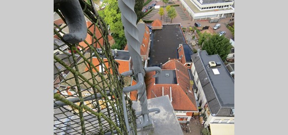 Uitzicht naar beneden vanaf de Torentrans van de Jacobskerk