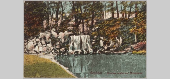 De grote waterval op Sonsbeek (briefkaart)