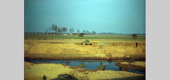 Ontginnigswerkzaamheden in de ruilverkaveling Maas en Waal-west 1952