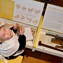 Sara in het Elisabeth Weeshuis Museum © Elisabeth Weeshuis Museum, CC0