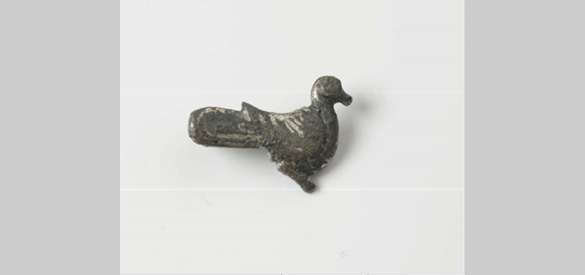 Vroege figuurfibulae van vertind brons uit de Romeinse tijd, gevonden op het Kops Plateau