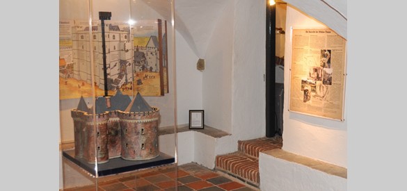 Het model van kasteel de Dikke Tinne in de archeologiekelder van het museum