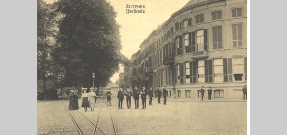 De IJsselkade gezien vanaf de hoek met de Marspoortstraat in noordelijke richting, 1919