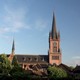 De Ewaldenkerk in het landschap. © Hans Barten