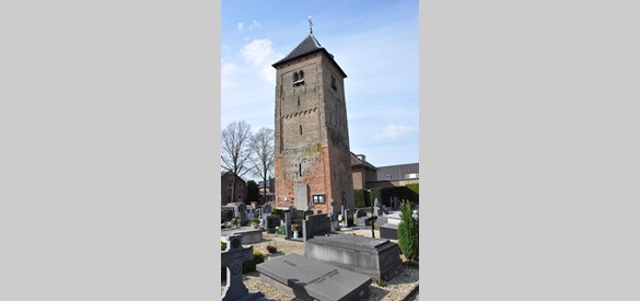 Oude Toren Ewijk vanaf kerkhof