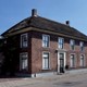 De hallehuisboerderij met zadeldak. © Hans Barten