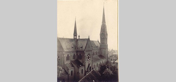 De katholieke Barbarakerk, voltooid in 1887. Foto, eerste helft 20e eeuw.
