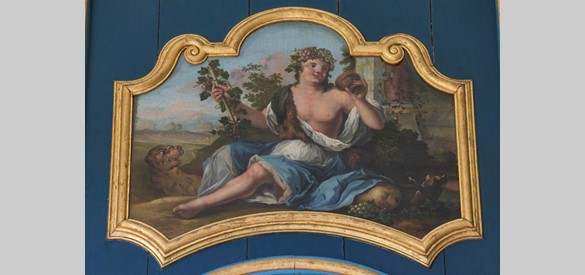 De herfst, allegrorische voorstelling. Een van de vier schilderingen met de jaargetijden in de theekoepel. Schilderij door Abraham de Lairesse, 1727. Foto na restauratie.