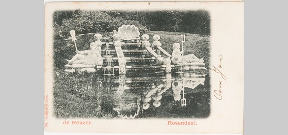 Prentbriefkaart van ‘de reuzen’, circa 1900.