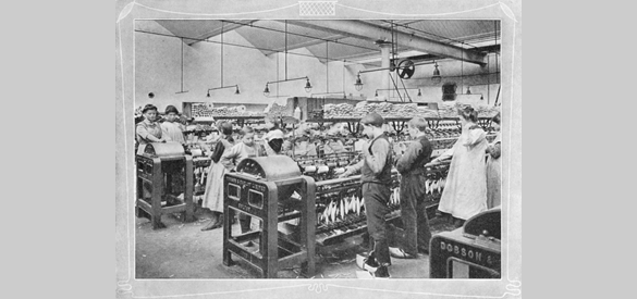Arbeiders in de fabriek