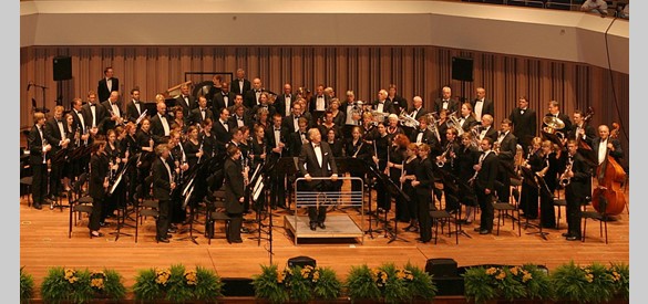 Jaarlijks bezoeken honderden mensen het nieuwjaarsconcert van Koninklijke Harmonie Pieter Aafjes.