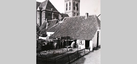 Foto, opname vanuit de Driehoek, achterzijde van de Ark, ca. 1950. Collectie Historisch Museum Ede