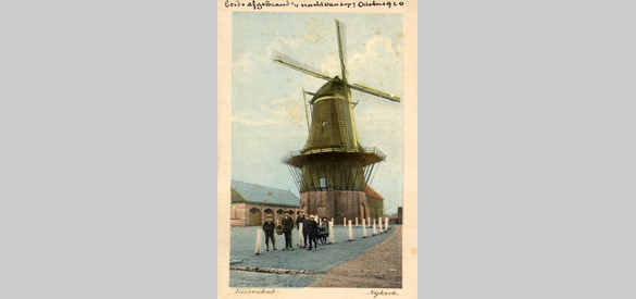 De Oostermolen en eerste eierhal (Bron: archief Stichting Oud Nijkerk)