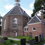 Noord-west zijde van de Protestantse Kerk in Boven-Leeuwen. Foto: Gerard Kouwenberg, 2014.