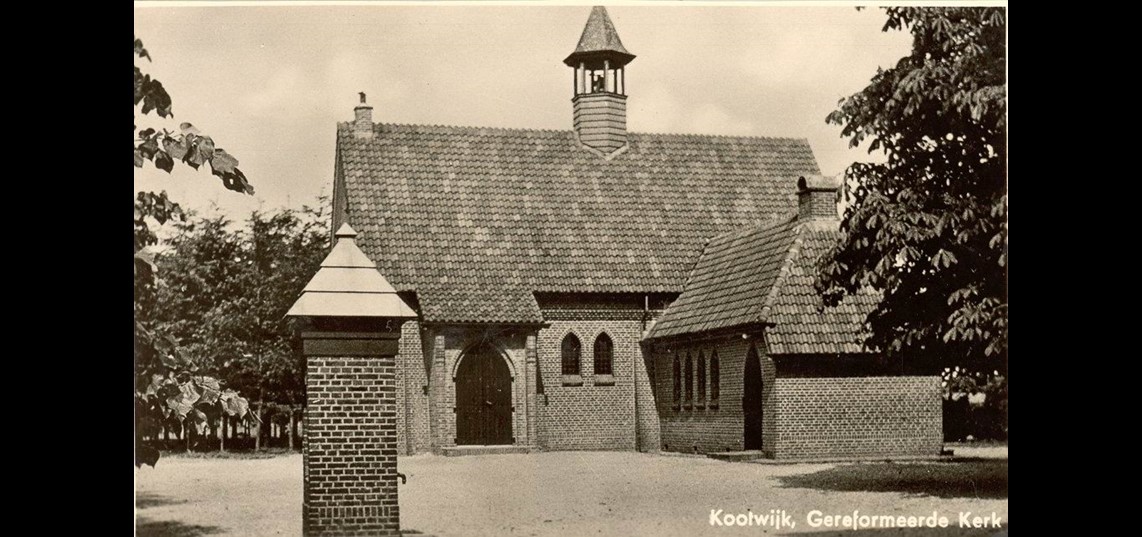 De gereformeerde kerk van Kootwijk in de jaren ’50 van de vorige eeuw. Het gebouw werd in 1919 in gebruik genomen. Collectie Gemeentearchief Barneveld