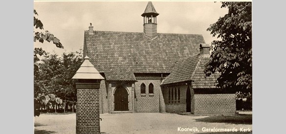 De gereformeerde kerk van Kootwijk in de jaren ’50 van de vorige eeuw. Het gebouw werd in 1919 in gebruik genomen. Collectie Gemeentearchief Barneveld