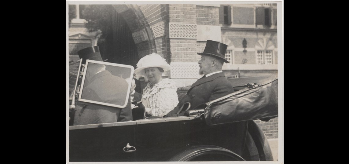 Koningin Wilhelmina en prins Hendrik, 1924. Collectie Regionaal Archief Rivierenland, Tiel