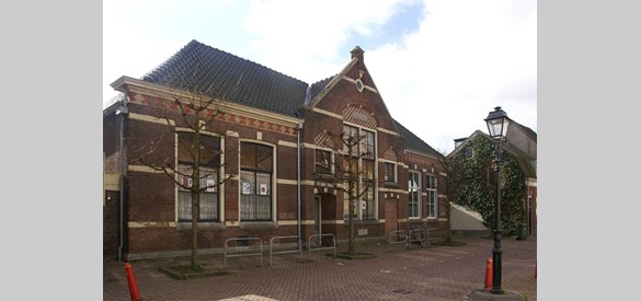 Voormalige openbare school uit 1884 in de Goilberdingerstraat