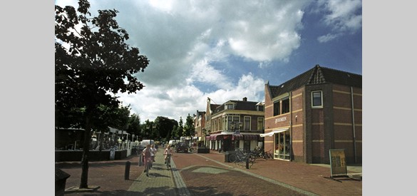 Vetkamp/Oosterstraat, de plek waar vroeger de Oosterpoort stond (richting Putten, foto Gerrit van de Veen Nijkerk)