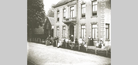 Meisjesinternaat voor welgestelden, Benvenuta De Steeg 1913, collectie Walter de Wit