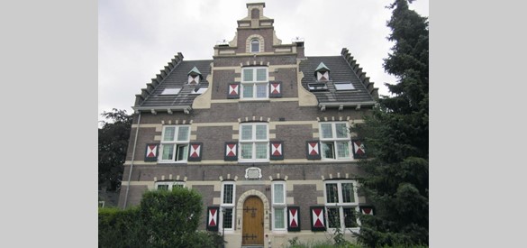 Villa Julia in Villapark Overbeek, een van de vele particuliere bejaardenhuizen in Velp