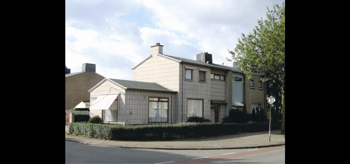 Oranjeweg 181 te Rheden, het laatst bewaarde voorbeeld van systeembouw uit de wederopbouwjaren in de gemeente Rheden.