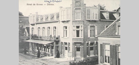 Hotel de Kroon te Dieren. De buitenlandse werknemers die in 1961aan het werk gingen bij betonfabriek de Meteoor werden hier gehuisvest.