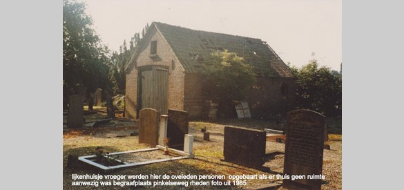 Begraafplaats Pinkelseweg Rheden Foto 1985. Collectie Theo Hillebrand
