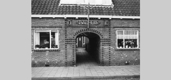 Het op 3 februari 1922 geopende badhuis aan het Badhuisplein