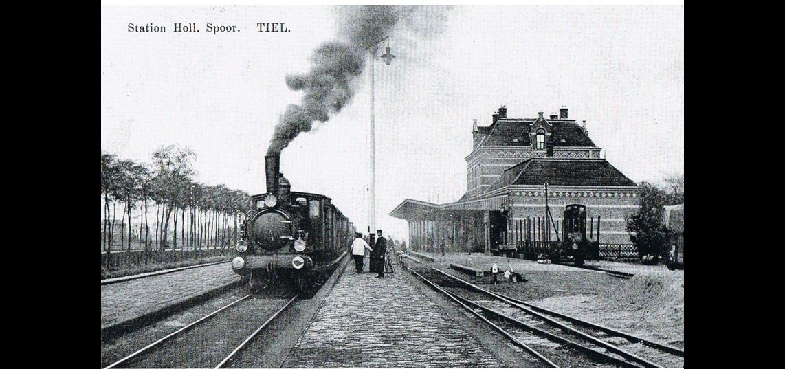 1882 station Tiel 1915 met stoomtrein