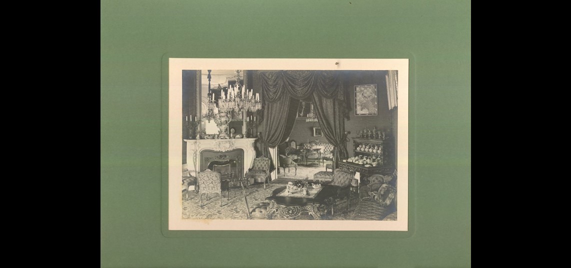 Historisch fotomateriaal van de salon in Kasteel Biljoen
