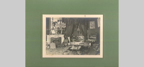 Historisch fotomateriaal van de salon in Kasteel Biljoen