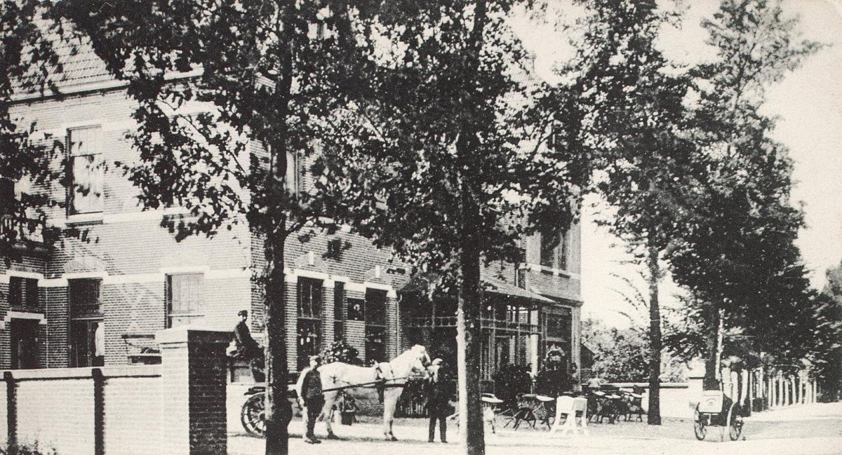 Veilinggebouw in Elst, circa 1905 (Bron: de Gelderland Bibliotheek)