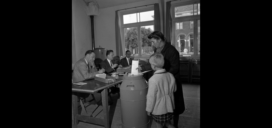 Stemlokaal in Elden, 1966 (Bron: Gelders Archief)