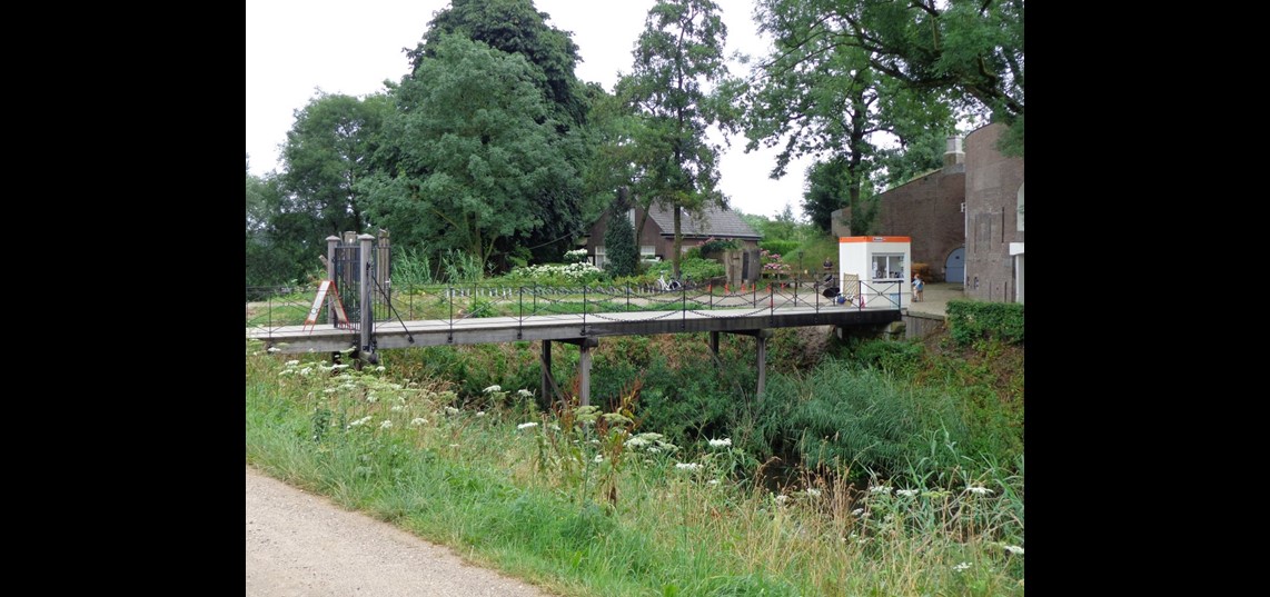 Toegangsbrug Fort Asperen (Bron: Wikimedia, 